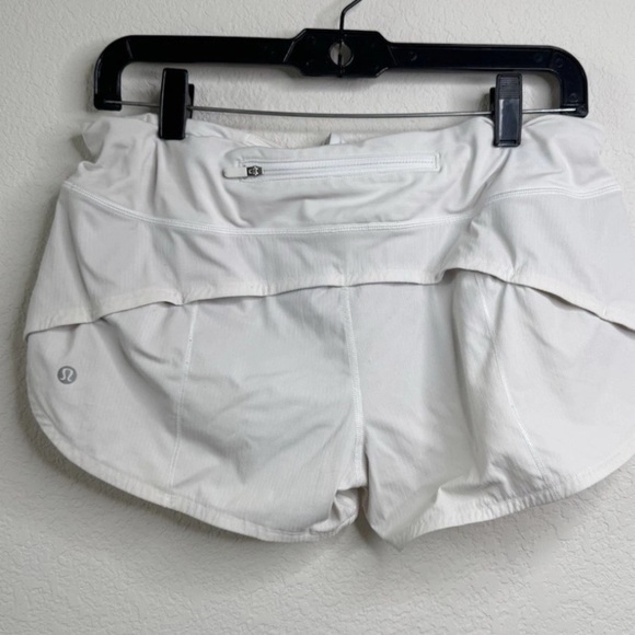 Lululemon Hotty Hot High Rise 2.5” Shorts White Size 8 Running Workout Gym - Picture 3 of 7